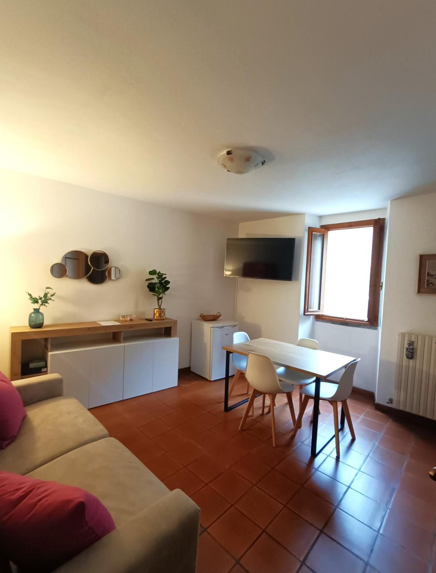 ליירנה Riva Bianca Castle Holiday Home מראה חיצוני תמונה
